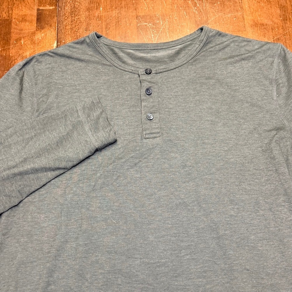 Vuori‎ Henley Shirt Mens Large Gray Long Sleeve V194 Performance Activewear